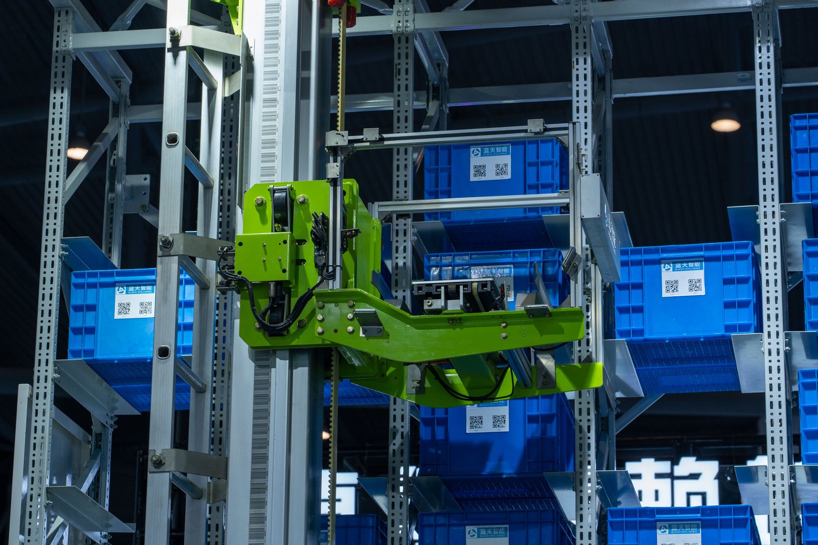 VNA Very Narrow Aisle Truck